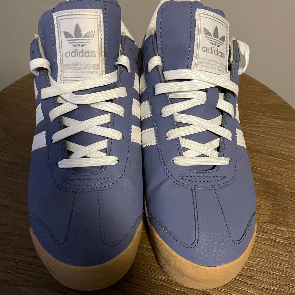 Like new retro style Womens Adidas sneakers